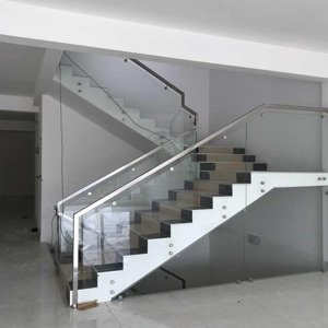 nhà đẹp mới, mình chủ nhà cho thuê lô góc, thang máy, 123m2_ 5t; vp, nhà hàng, kd trúc bạch-44 tr