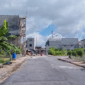 đấu giá ,hưng đạo ,chợ hương 43 lô,đường rộng 11m, đối diện trường học giá 2,05 tỷ.