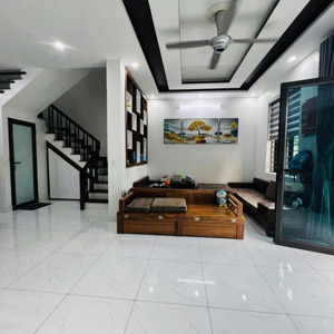 duy nhất căn nhà 3 tầng ngõ thông tại tổ 7 tt an dương đi bộ ra trường học. lh: 0934605994