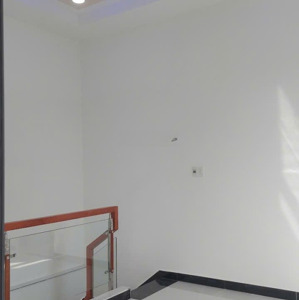 nhà mới xây xong. hoàn công đủ. 5 x 20 . như hình