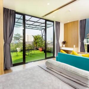 Cho thuê căn hộ sân vườn mặt tiền Trần Hưng Đạo, sân rộng, view cầu Rồng