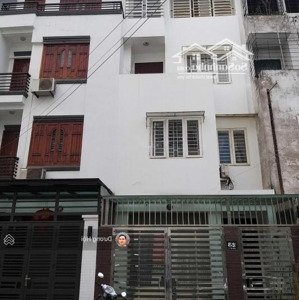 chính chủ cho thuê nhà phố 110m2, mặt đường lớn 30m, vỉa hè rộng