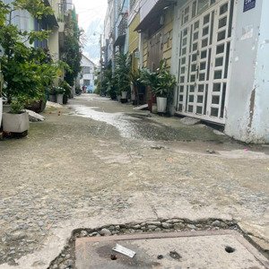 cần cho thuê gấp nhà p. đông hưng thuận, q. 12, có dt 5m x 6,5m, giá 3,7 triệu/th