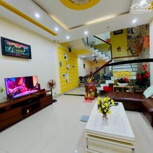 Cho thuê nhà đẹp 3 tầng MT Nguyễn Sơn, gần Trường Skyline - 16tr/tháng