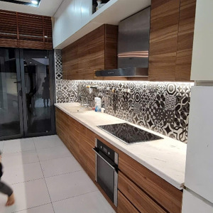cho thuê nhà 1 hầm 1 trệt 3 lầu 3 phòng ngủ 1 phòng làm việc 4 tolet giá 23tr/tháng