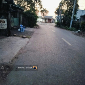 Nhà Trung Tâm Tt đất đỏ, 227m2-ngang 5mx45m, 200 Thổ Cư,đường Nguyễn Huệ, Nhà To đẹp, Gần Chợ