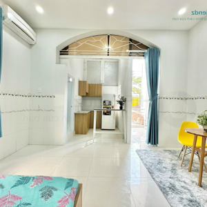 cho thuê căn hộ dịch vụ 30m2 sẵn nội thất cách ngã tư thủ đức chỉ 1.2km, hutech khu e