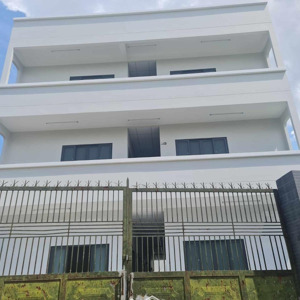 chdv 400m2 (12 x 36),3 tầng - tổng 42 phòng - thu nhập 1.8 tỷ năm - gần ngã tư thủ đức ,0939208616
