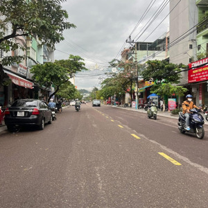 nhà mặt tiền kinh doanh, 120m2(6*20) , 3 tầng , đường 16m , gần nguyễn lữ , p. ngô mây ,nhỉnh 9 tỷ