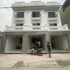 siêu phẩm, vị trí đẹp, mặt đường kinh doanh sầm uất 51,2m2x3 tầng