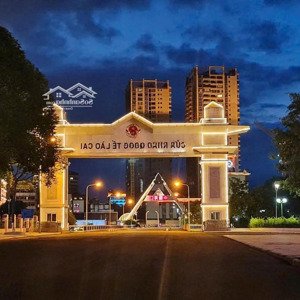 Gian Hàng Chợ Cửa Khẩu Du Lịch Lào Cai, Cần Chuyển Nhượng Chỉ 280tr