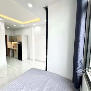cho thuê căn hộ ban công full nội thất, thuận tiện đi chuyển quận 1, đầy đủ tiện ích