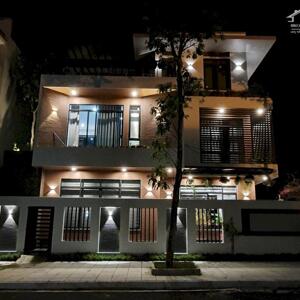 *Bán nhanh trước tết nhà 3 tầng kinh doanh Ngô Thì Nhậm, dt 226m2 (ngang 13m), giá 15 Tỷ