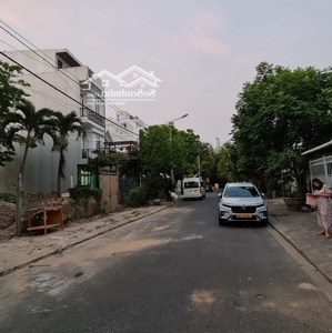 giá thuê giảm sốc 15 triệu/tháng. tiện ích xung quanh kv du lịch, nhà hàng. đỗ ô tô trước nhà