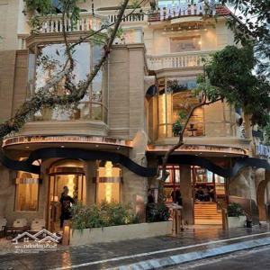 cho thuê nhà mặt phố 300 triệu 400m2 2 tầng mặt tiền 15m tại tây sơn, đống đa, hà nội lh 0931503262