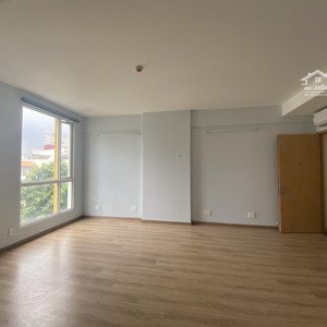 văn phòng cho thuê 40m2 tại toàn nhà charmington q10 giá 12r/tháng đang trống sẵn. lh 0901430118