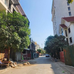 cận tết chủ đang cần bán gấp nhà 5 tầng đường ngọc hân công chúa sầm uất bậc nhất bắc ninh