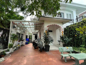 biệt thự view sông - diện tích khủng 215m2 - gần bến xe quận 8 - giá nhỉnh 14 tỷ - lh 0909547485