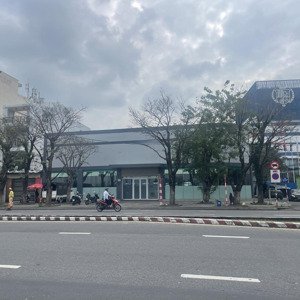 Cho Thuê Mặt Bằng đường Nguyễn Tất Thành 700 M2 . Siêu đẹp