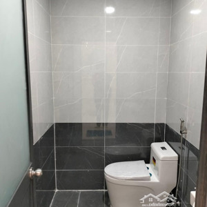 nhà mặt tiền dt: 4x19m=2,35tỷ. đường đt 2 - 2 đông thạnh hóc môn