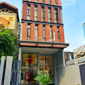 siêu biệt thự 2 mt quận 3, dt 170m2, hầm 3 chiếc xe hơi, 4 phòng master, khu an ninh - sang - 41 tỷ