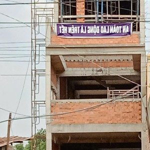 chính chủ: bán nhà mới đẹp cao cấp sổ hoàn công nhà 1t2l mặt tiền tl766 xuân lộc đồng nai
