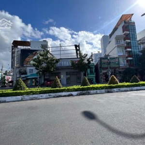 cho thuê mặt bằng dtsd 1200m2 ngay ngã 3 đường 2 tháng 4 giá chỉ 65 triệu