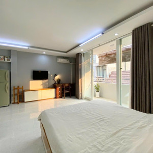 cho thuê chdv 40m2 full nội thất ban công ngay lê quang định giá còn thương lượng