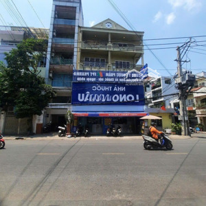 siêu phẩm góc 2 mt đoàn thị điểm, phú nhuận, dt 8.5x18m 3 tầng, hđt 200tr/ tháng giá 41 tỷ