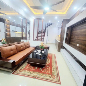 nhà mới đẹp sát phố phạm văn đồng - dân xây ô tô qua 5.9 tỷ có thương lượng