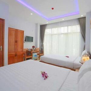 *Bán Khách Sạn 6 Tầng đường Lý Thái Tông, gần biển, dt 179m2 (10x17), giá 24 Tỷ