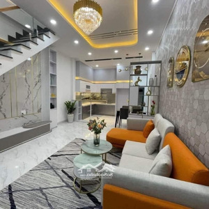 bán nhà 2 tầng ngay phạm ngọc thạch - thủ dầu một - bình dương giá 3 tỷ380tr