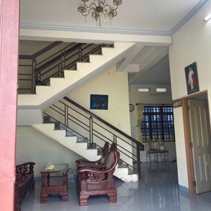 cho thuê nhà 3 tầng kdc vip phường trảng dài, 5 phòng ngủ, diện tích 200m2