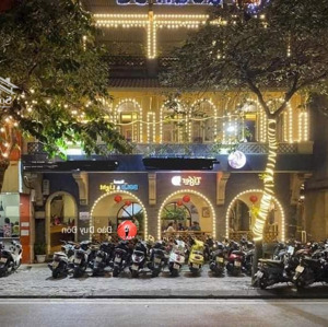 siêu phẩm - cho thuê nhà mặt phố triệu việt vương, dt 40m2 riêng biệt, mt 11m nhận diện siêu đẹp.