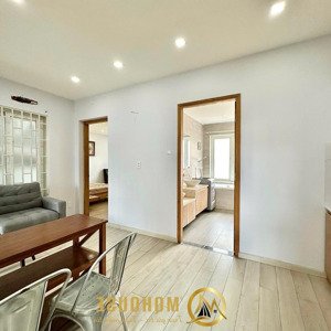 căn hộ 2 phòng ngủ 80m2 - ban công - máy giặt riêng - ngay nhà thờ tân định
