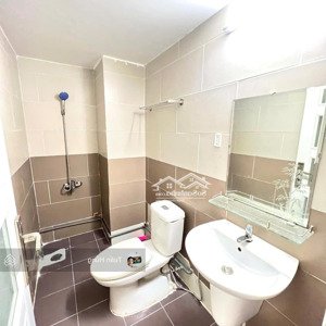 phòng đẹp quốc lộ 1a, 25m2, bếp + toilet riêng, có sẵn nội thất, giá 2.5 triệu/tháng