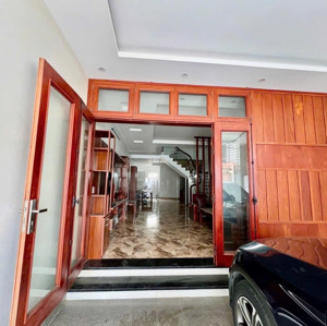 cần bán gấp nhà 3 tầng tại tổ 11, thị trấn quang minh, mê linh, hn nhà đẹp, đầy đủ tiện nghi