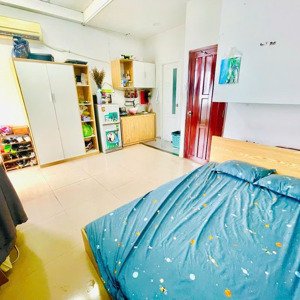 căn hộ giá rẻ q5 full nội thất thang máy view bờ kè cực chill trống sẵn ở liền được sát q1, q4, q8