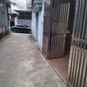 cho thuê nhà rẻ đẹp phúc đồng giá :9 triệu