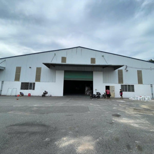 cho thuê 2.200m2 kho xưởng mới 100% ngoài kcn bến cát bình dương