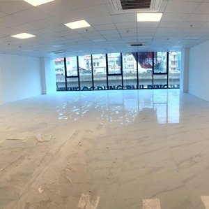 chính chủ cho thuê nhà làm văn phòng, trung tâm dạy học, 150m2x5 tầng, lh chính chủ 0983921048