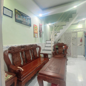 nhà 1 lầu 24m2. ngang 4m dài 6m. 2pn, 2wc.