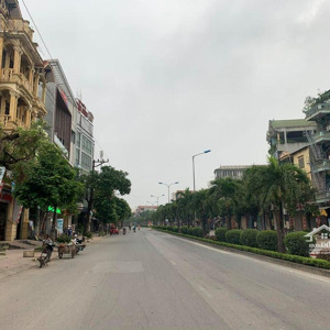 Cần Bán Gấp Nhà Phố Chùa Thông, Diện Tích Rộng, ở - Cho Thuê - Kinh Doanh Sầm Uất
