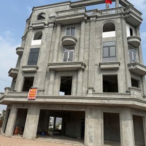 cho thuê lô góc 136m2 siêu đẹp làm showroom, văn phòng tại big c bắc giang