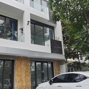 cho thuê nhà vĩnh hưng, hoàng mai, 4 tầng mới tinh có thang máy