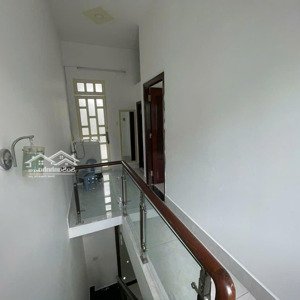nhà mới hẽm ba gác phạm hùng, dt 5x 10, giá chốt 11tr. cọc 2thang. ký hđ 2 năm k tăng giá.