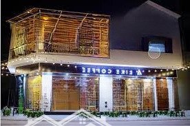 cho thuê nhà 2 mặt tiền chợ hoà khánh, vỉa hè cực rộng