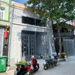 góc cho thuê. đường nguyễn văn quá cách chợ cầu 500m.