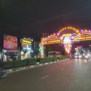 mục cho thuê : mặt bằng vip nhất tp dĩ an. mặt tiền đường truông tre