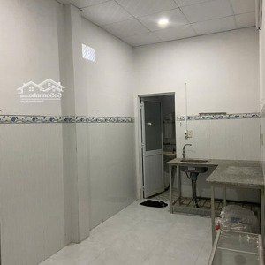 còn 1 phòng trọ đường bửu đóa cần cho thuê, phòng gồm 1 phòng bếp phía dưới và 1 phòng ngủ trên lầu